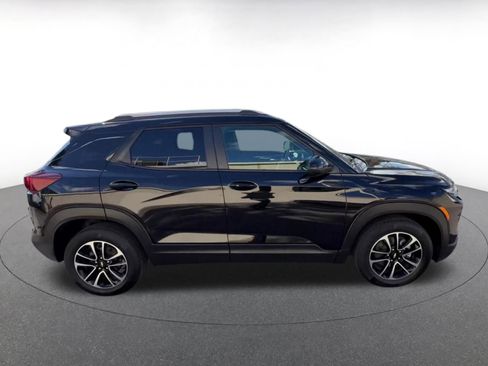 Used 2025 Chevrolet TrailBlazer LT FWD image 16