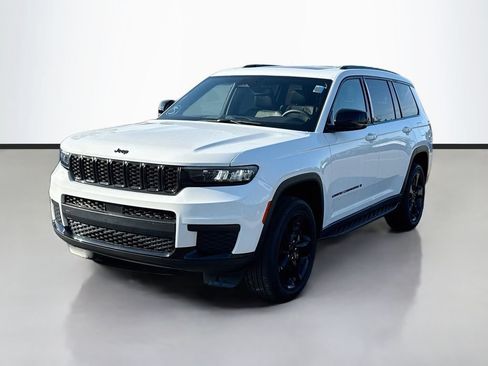 Used 2023 Jeep Grand Cherokee L Laredo AWD/4WD image 4