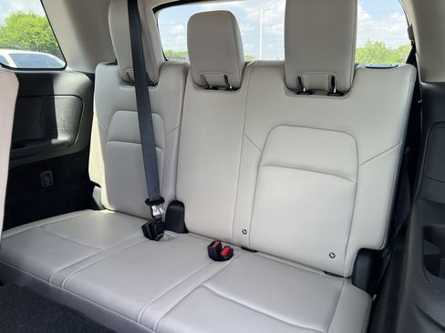 Certified 2024 Nissan Pathfinder SL w/ Black Appearance Package image 11