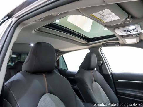 Used 2019 Toyota Camry LE w/ Convenience Package image 32