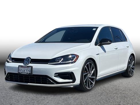 Used 2018 Volkswagen Golf 4-Door AWD/4WD image 1