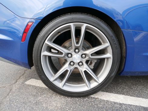 Used 2021 Chevrolet Camaro LT w/ RS Package image 11