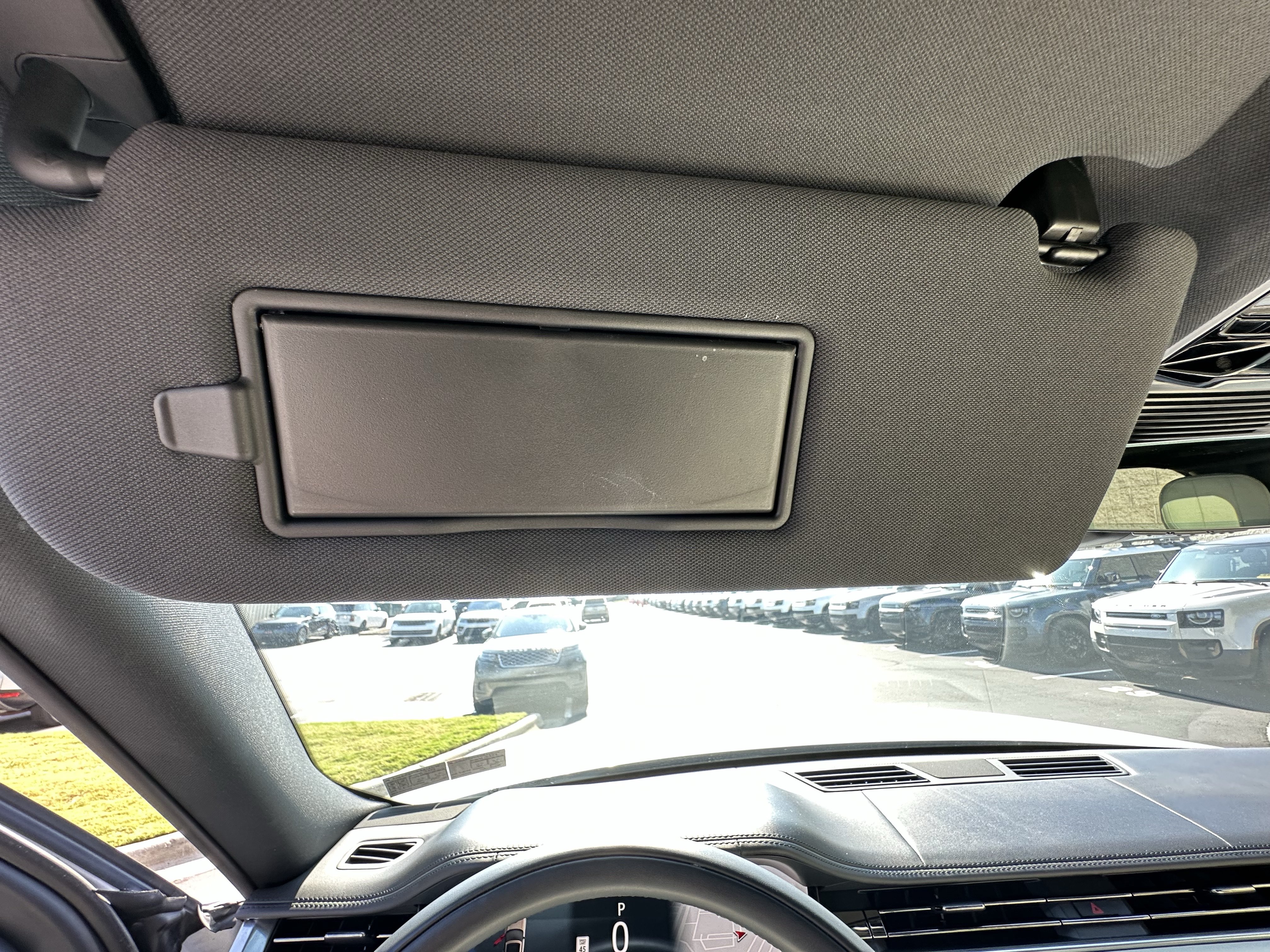 Certified 2025 Land Rover Range Rover SE AWD/4WD image 28