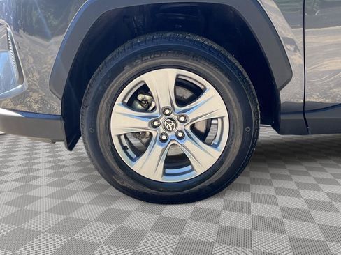 Used 2025 Toyota RAV4 XLE AWD/4WD image 9