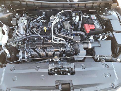 Used 2024 Nissan Altima 2.5 SV FWD image 27