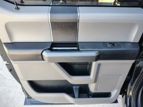 Used 2015 Ford F150 XLT AWD/4WD image 15