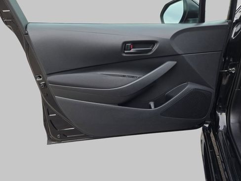 Used 2024 Toyota Corolla LE image 29