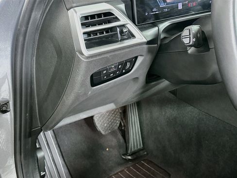 Used 2025 BMW 330i Sedan RWD image 17