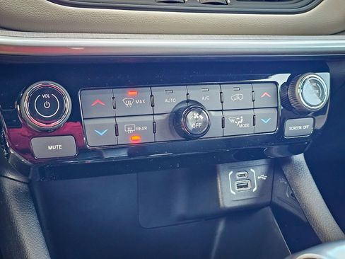 New 2026 Jeep Compass Limited image 26