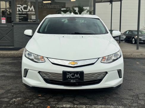 Used 2017 Chevrolet Volt LT image 2