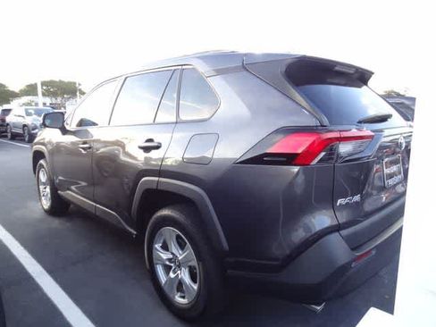 Used 2021 Toyota RAV4 XLE w/ Convenience Package AWD/4WD image 8
