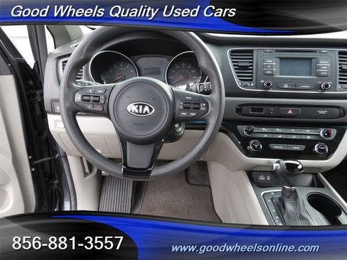 Used 2015 Kia Sedona LX image 16