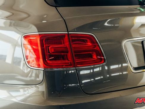 Used 2017 Bentley Bentayga image 67