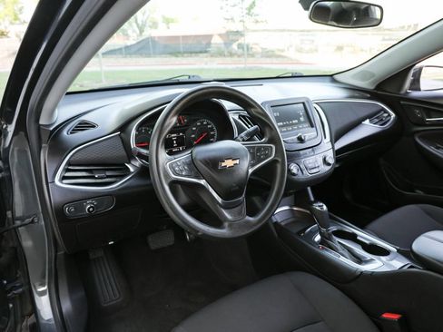 Used 2018 Chevrolet Malibu LT image 14