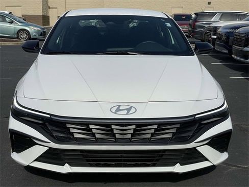 Certified 2025 Hyundai Elantra Sport image 2