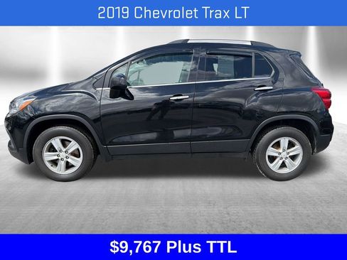 Used 2019 Chevrolet Trax LT w/ LT Convenience Package AWD/4WD image 2