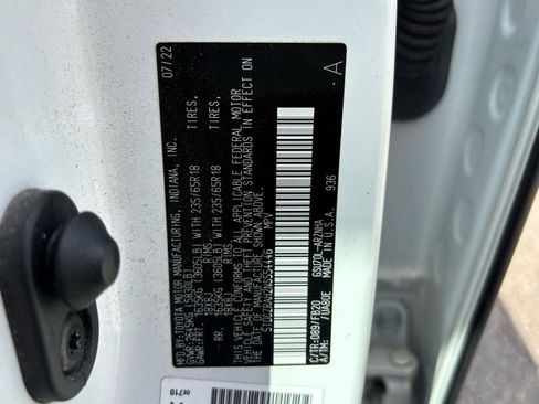 Used 2022 Toyota Highlander L image 29