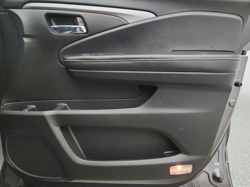 Used 2021 Honda Ridgeline RTL-E image 32