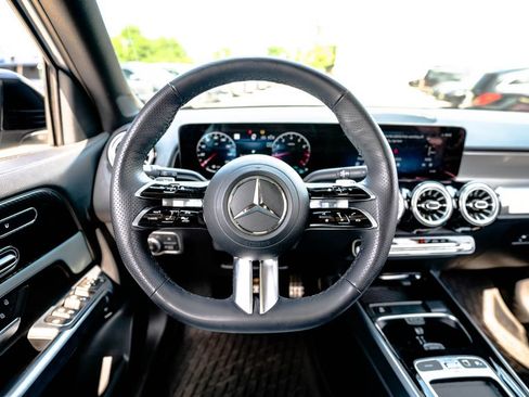 Used 2026 Mercedes-Benz GLB 250 4MATIC image 16