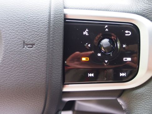 New 2026 Nissan Armada SL w/ Captain's Chari Seat Package image 23