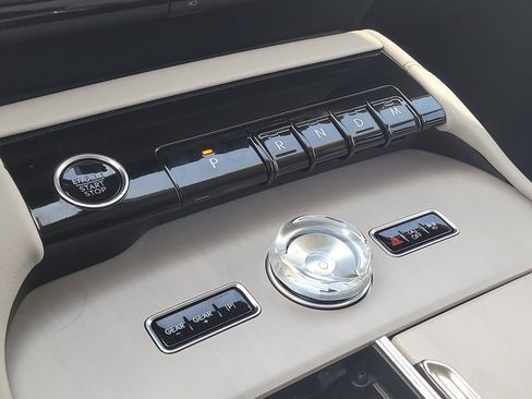 Used 2026 Lincoln Navigator Premiere AWD/4WD image 27