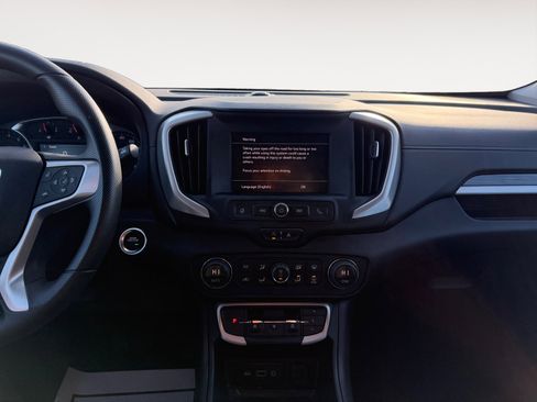 Used 2024 GMC Terrain SLE w/ Driver Convenience Package image 11