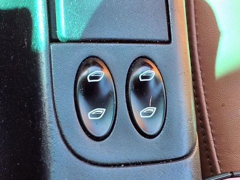 Used 2004 Porsche 911 Carrera 4S image 17