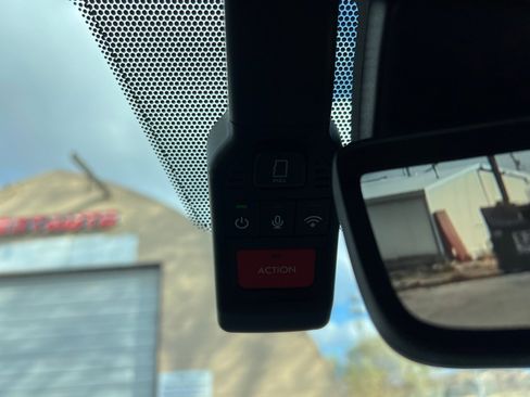 Used 2024 Toyota Tacoma Limited image 33