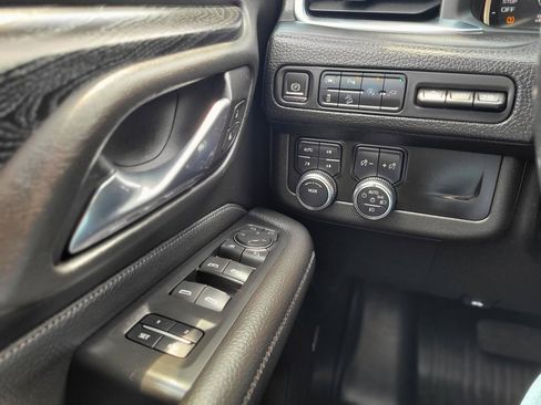 Used 2021 GMC Yukon XL Denali w/ Denali Premium Package AWD/4WD image 13