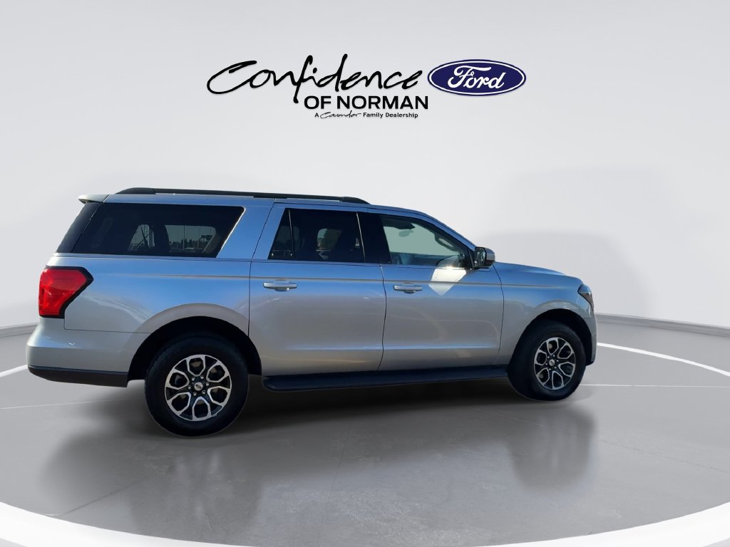 Used 2024 Ford Expedition Max XLT AWD/4WD image 2