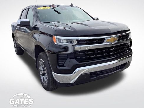 Used 2025 Chevrolet Silverado 1500 LT w/ Convenience Package II AWD/4WD image 1