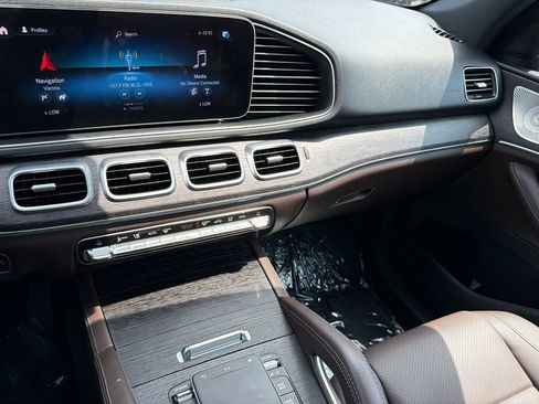 Used 2022 Mercedes-Benz GLE 350 4MATIC w/ Premium Package image 24