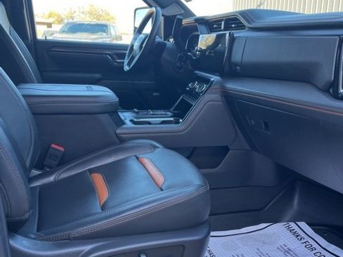 Used 2025 GMC Sierra 2500 AT4 w/ AT4 Premium Plus Package image 10