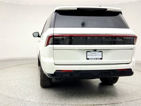 Used 2025 Lincoln Navigator Reserve w/ Jet Appearance Package image 6