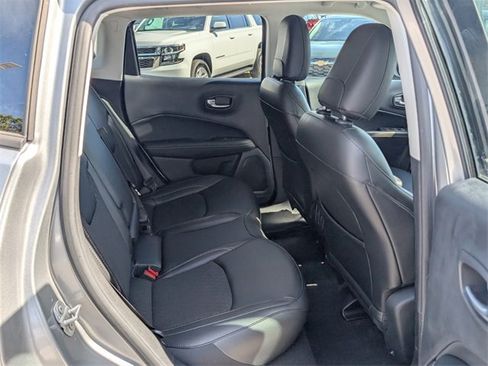 Used 2020 Jeep Compass Latitude image 15