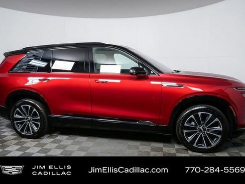 Certified 2026 Cadillac Vistiq Sport image 2