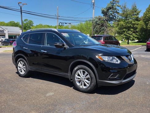 Used 2015 Nissan Rogue SV w/ SV Premium Package AWD/4WD image 3