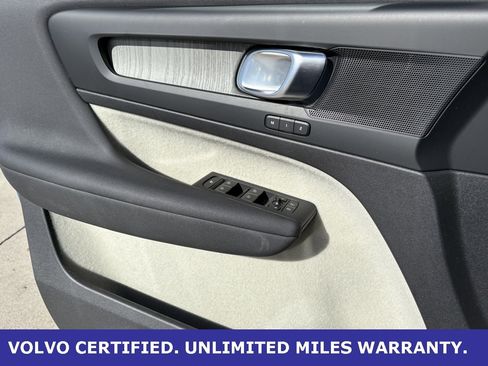 Certified 2023 Volvo XC40 B4 Plus image 24
