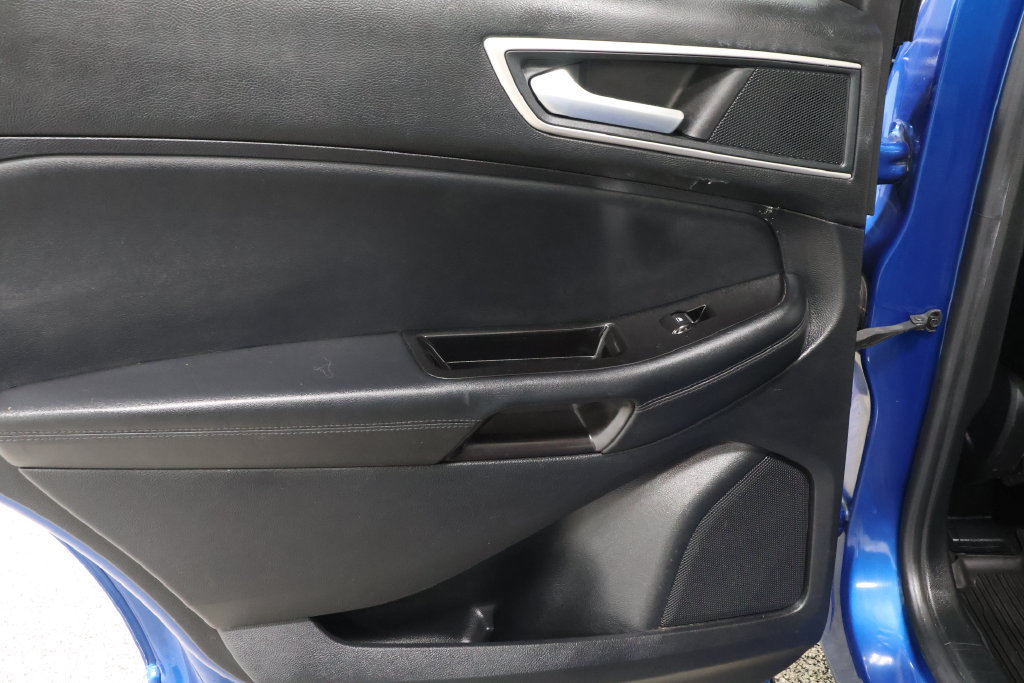 Used 2018 Ford Edge SEL w/ Equipment Group 201A FWD image 24