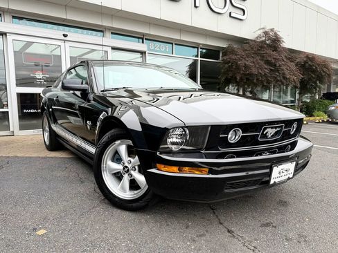 Used 2009 Ford Mustang Premium RWD image 1