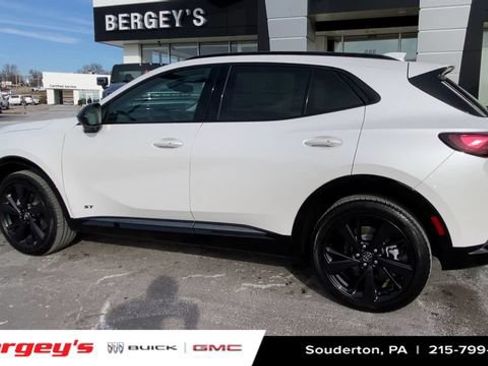 Used 2025 Buick Envision Sport Touring AWD/4WD image 8