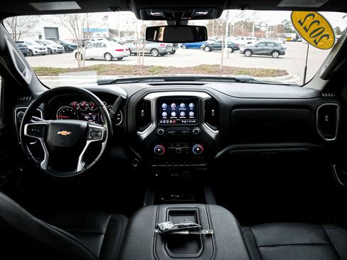 Used 2022 Chevrolet Silverado 2500 LTZ w/ LTZ Convenience Package image 28