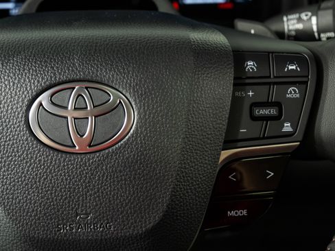 Used 2026 Toyota Camry XSE w/ Premium Plus Package FWD image 10