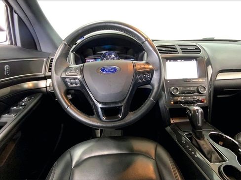Used 2019 Ford Explorer XLT w/ Equipment Group 202A image 14