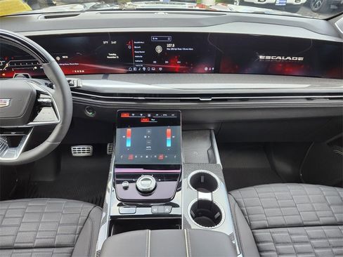 Used 2025 Cadillac Escalade V image 12