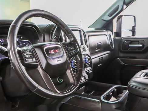 Used 2022 GMC Sierra 2500 AT4 w/ Snow Plow Prep/Camper Package image 24