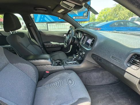 Used 2018 Dodge Charger SXT w/ Blacktop Package RWD image 24