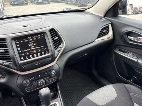 Used 2014 Jeep Cherokee Altitude w/ Comfort/Convenience Group image 26