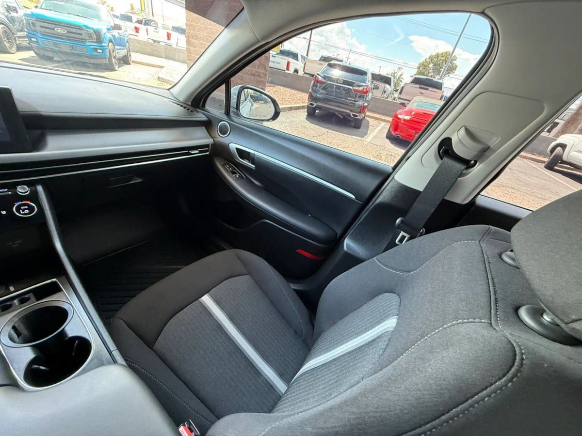 Used 2025 Hyundai Sonata SEL FWD image 46