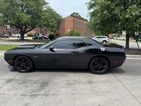 Used 2020 Dodge Challenger R/T RWD image 8